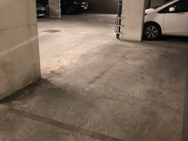 Place de parking souterrain