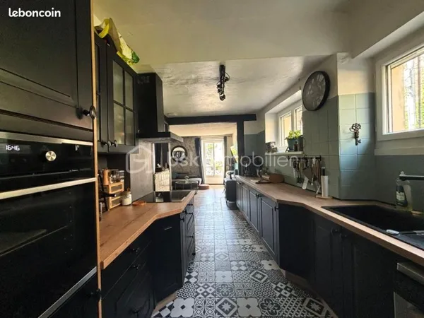Maison 5 pièces 161 m²