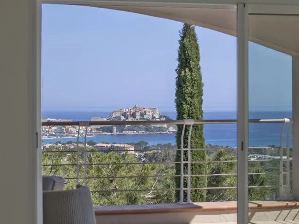 Calvi, villa 7 chambres, piscine, vue panoramique mer et Citadelle