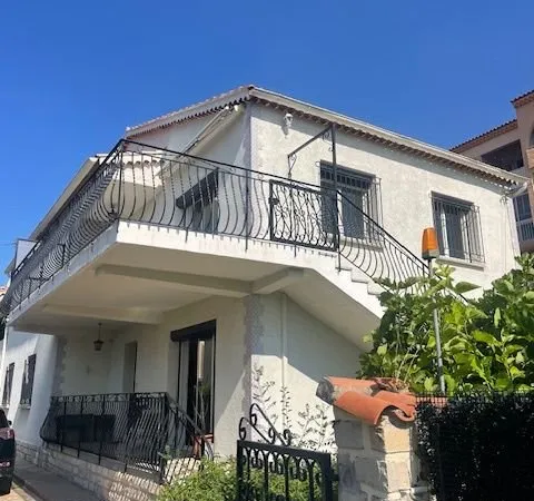 Maison 9 pièces 220 m²