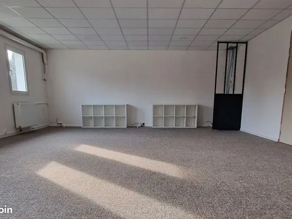Location bureau 25.5m²