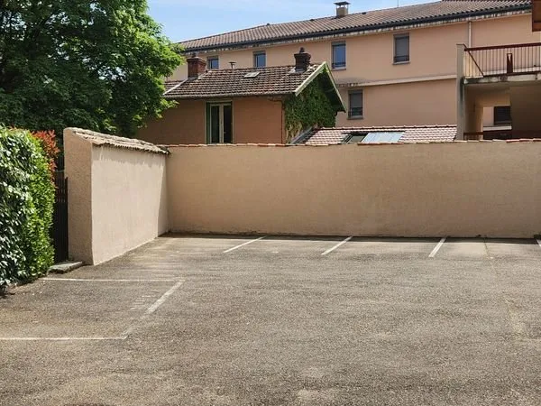 Place de parking (Lyon 5)