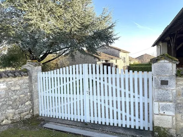 Maison Vente Grassac 6p 250m² 290000€