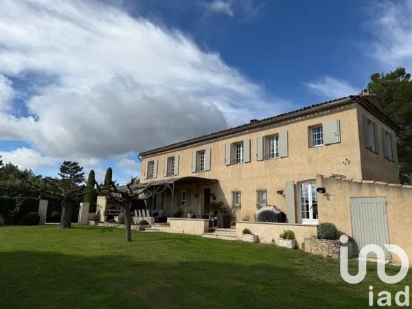 Maison 10 pièces 280 m²