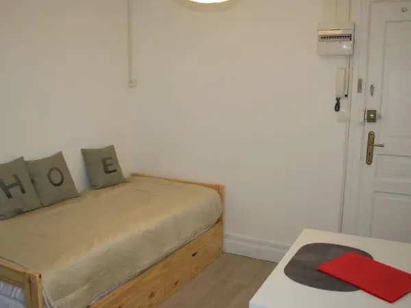 Studio 1 pièce 12 m²