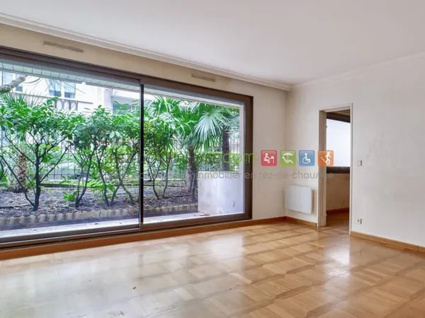 APPARTEMENT 2 PIECES EN REZ-DE-JARDIN