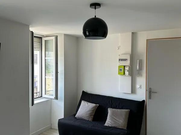 Studio centre ville Laval