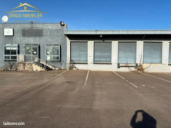 Local 352 m² Charlieu