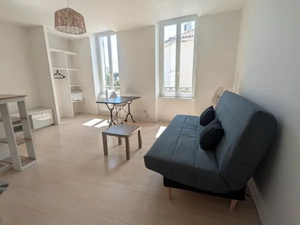 Studio meublé lumineux - centre-ville