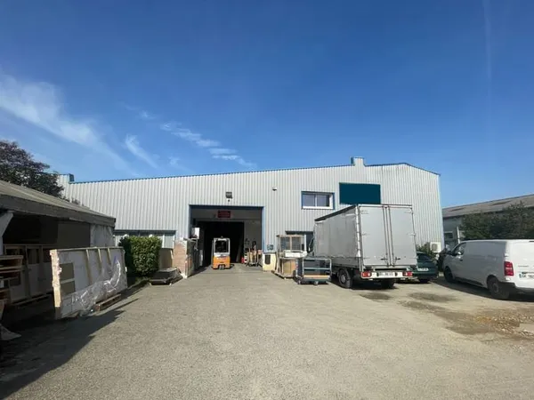 Immeuble industriel 1915 m²