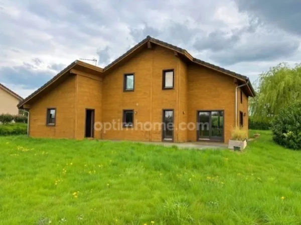Chalet en bois 5 chambres avec terrain et garage - Proche Belgique et Luxembourg