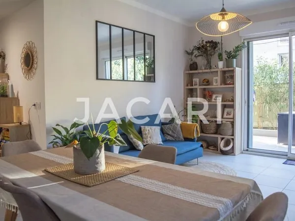 ANTIBES - PROCHE PINEDE - REZ-DE-JARDIN A VENDRE