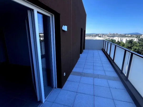 T3 NEUF LIVRAISON IMMEDIATE PROCHE CELLENEUVE DERNIER ETAGE