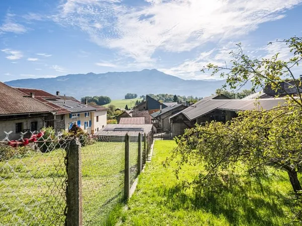 Montailleur : maison de 94 m2 à rénover + dépendances sur terrain constructible