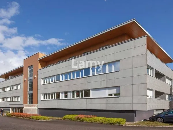 Local professionnel 75 m²