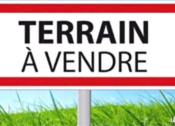 Terrain constructible avec garage 45m2 et dépendances