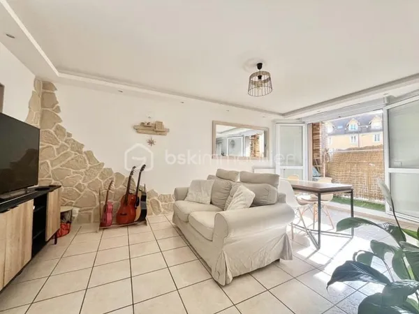 APPARTEMENT T3 - 63M2 EN CENTRE VILLE ENTIÈREMENT RÉNOVÉ