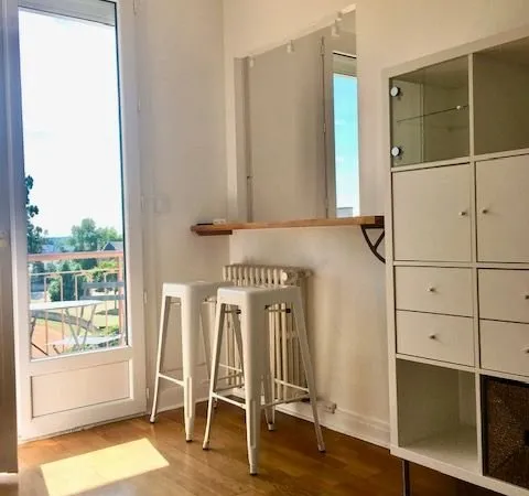 Beau T2 meublé (chauffage compris) - Proche centre ville et gare