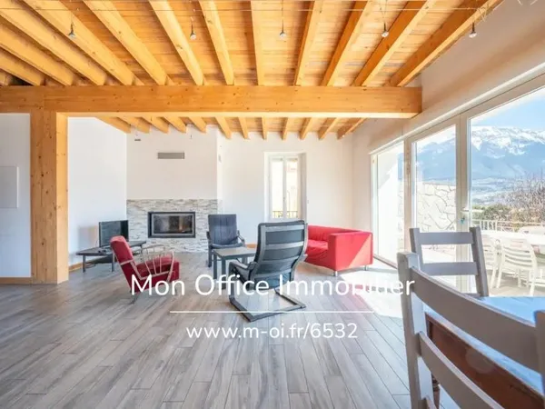 Référence : 6532-CLG. - Maison Type 6 centre ville avec jardin de 700m²