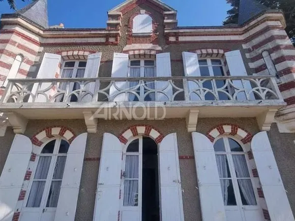 Maison 11 pièces 208 m²