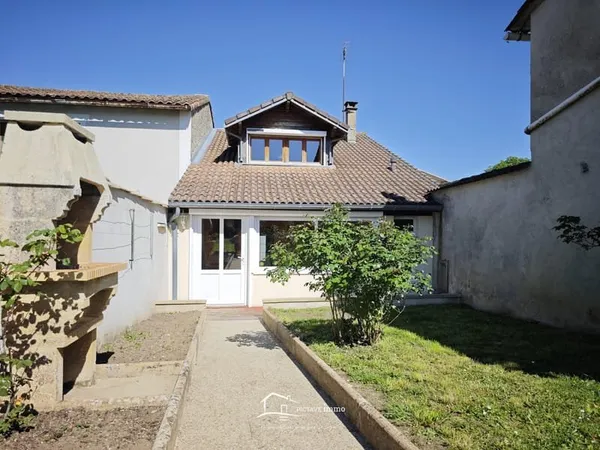 MAISON DE BOURG