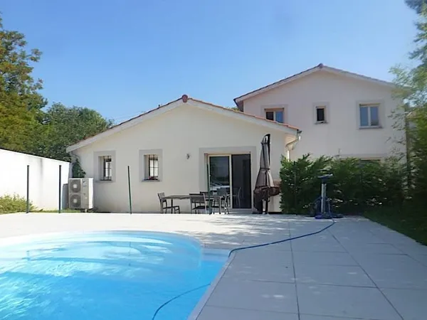 Maison - 200 m2 - 5 ch