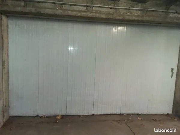 Loue parking - 20m² - Résidence Bon Pasteur Montesquieu proche tram Farcy