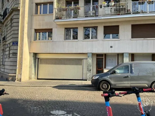 Garage/Parking