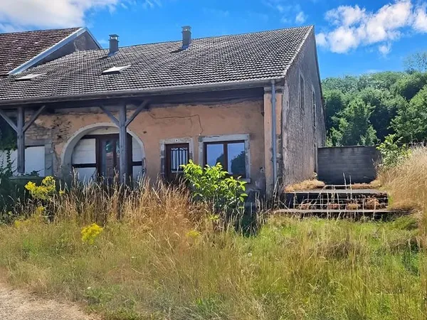 Maison à finir de rénovée sur terrain 2 520 m2 à 40 mn de Vesoul