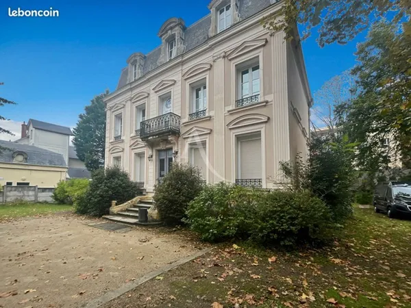 Maison 10 pièces 220 m²