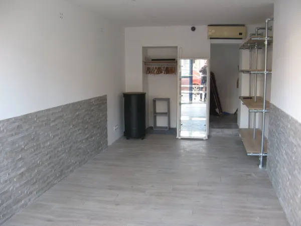 mur commerciaux draguignan 25m2