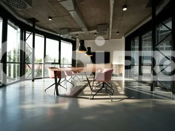 Bureau 64 m²