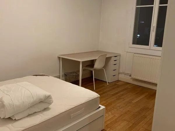Chambre meublée en colocation - Montchat / Laennec - 550 CC