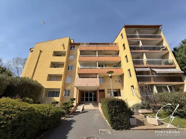 3 pièces fonctionnel avec terrasse, loggia et faibles charges