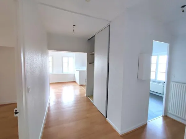 T4-40 RUE DE ROCHEFORT