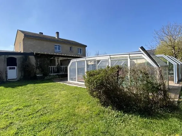 MAISON DE TYPE 6 AVEC PISCINE
