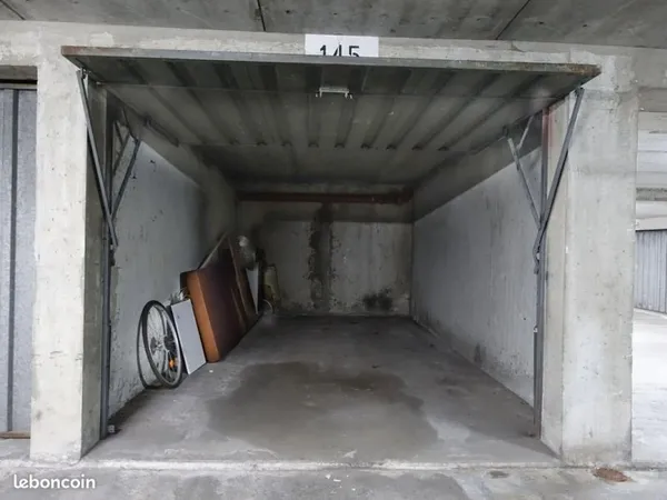 Garage Parking Box fermé 15m²