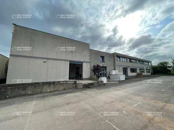 Local d'activité 1727 m²