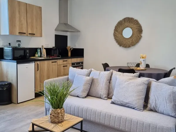 FOUGERES : Appartement T2 MEUBLE