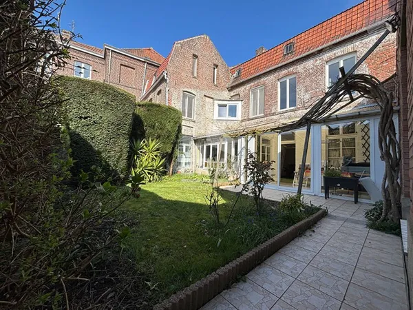 Immeuble 15 pièces 281 m²