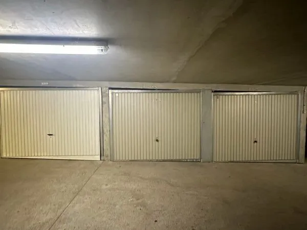 Box fermé pour motos / deux-roues - Poissy centre - Accès sécurisé 24/7
