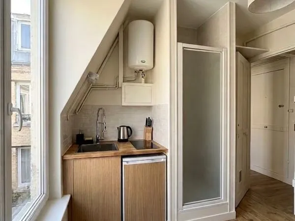 Chambre de service Paris 16e