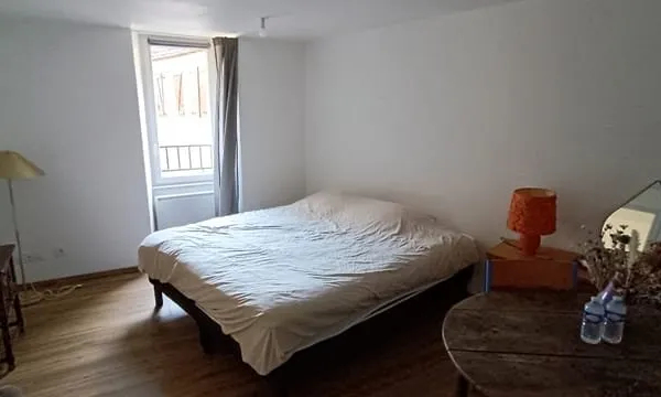 Studio de 27 m2, Centre ville FELLETIN