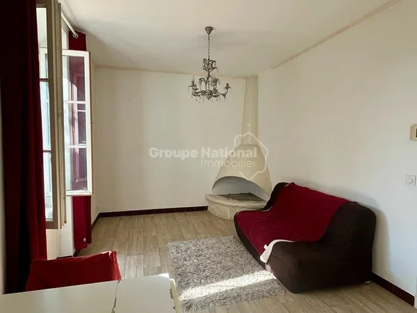 ARLES. Appartement T2 résidence sécurisée.