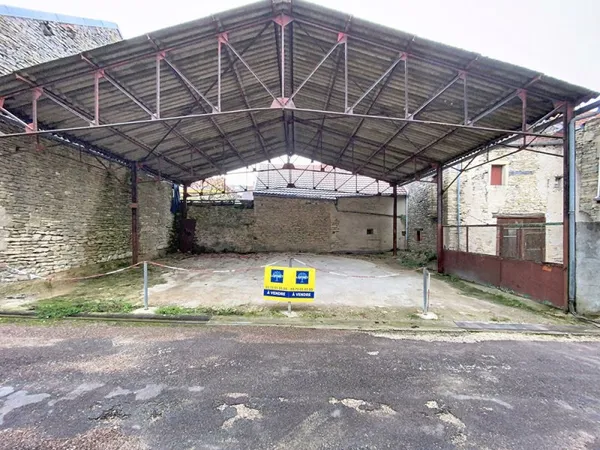 Hangar métallique ouvert de 131m²