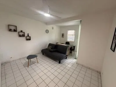 À LOUER . T4 MEUBLÉ . RÉSIDENCE BELLE-RIVIÈRE SAINTE-ROSE
