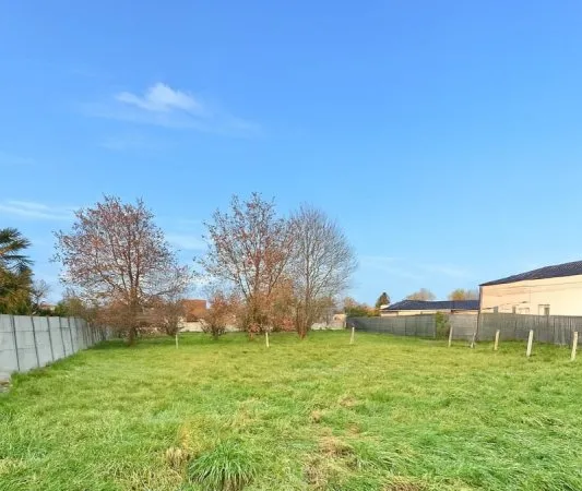 Terrain 812 m²