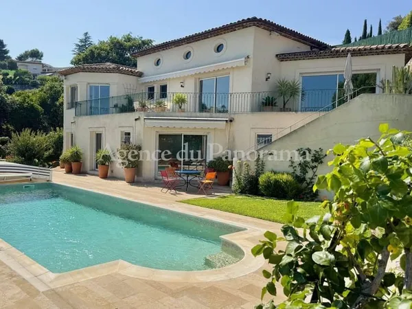 Villa 6 pièces 280 m²