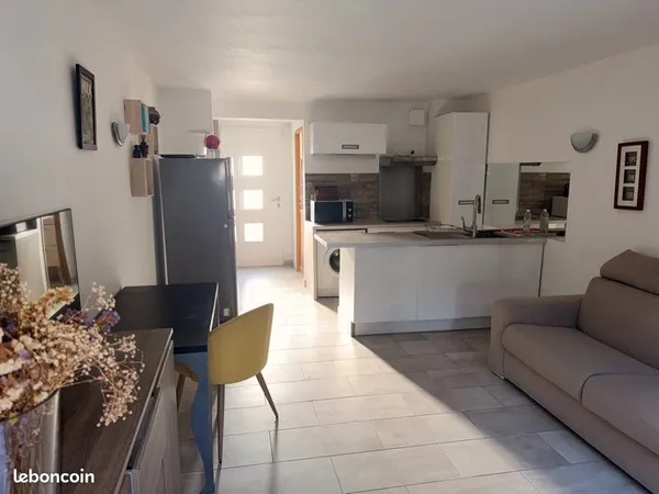STUDIO 30 m2 RDJ
