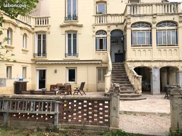 Maison ancienne mitoyene un autre propriétaire a l'étage